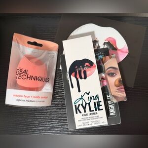 Makeup bundle